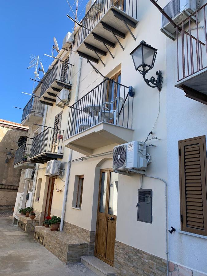 Villa Dea Del Borgo à Sant'Ambrogio  Extérieur photo